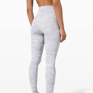 Wunder Under High-Rise
Tight 25" *Luxtreme in Camo Alpine White